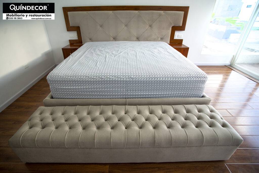 Conjunto de cama con velador y sillón Romano